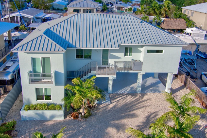 Beautiful Modern Waterfront Home In The Ocean Sidehas 3bed/2bath - Beach Home for sale in Key Largo, Florida on Beachhouse.com