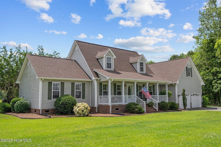 AMAZING WATERVIEWS of the New River! Live in highly sought after - Beach Home for sale in Sneads Ferry, North Carolina on Beachhouse.com