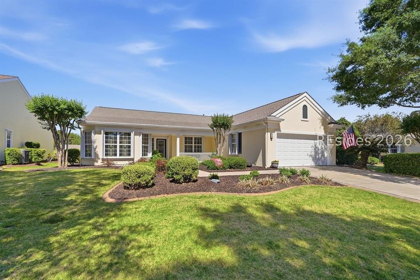 Spring has bloomed a lovely Lilac model to the market with a - Beach Home for sale in Bluffton, South Carolina on Beachhouse.com