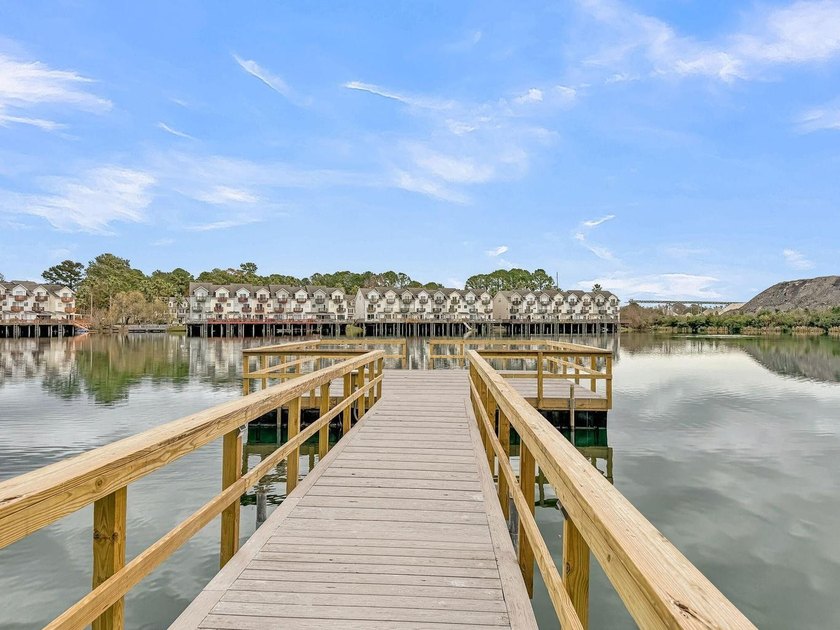 Welcome to Lake Palmetto in North Charleston and this lovely - Beach Townhome/Townhouse for sale in North Charleston, South Carolina on Beachhouse.com