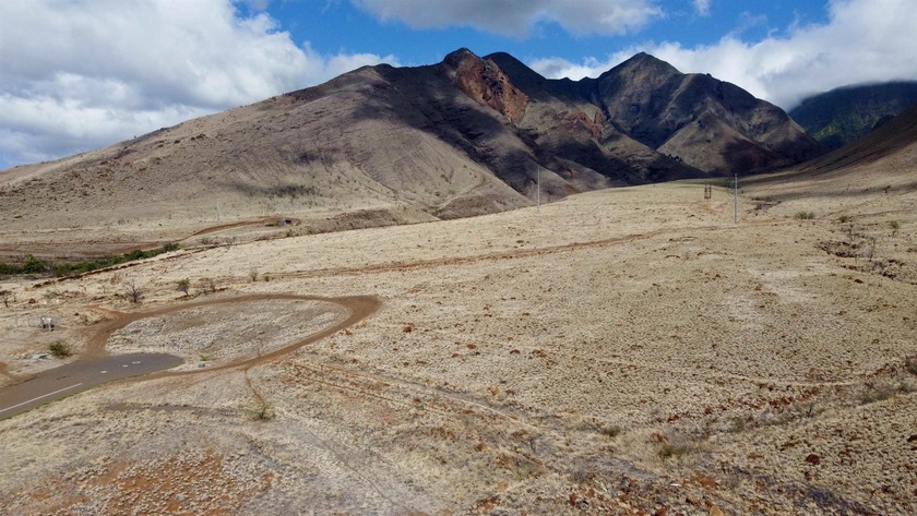 This spacious vacant lot in the Ukumehame Agricultural - Beach Acreage for sale in Lahaina, Hawaii on Beachhouse.com