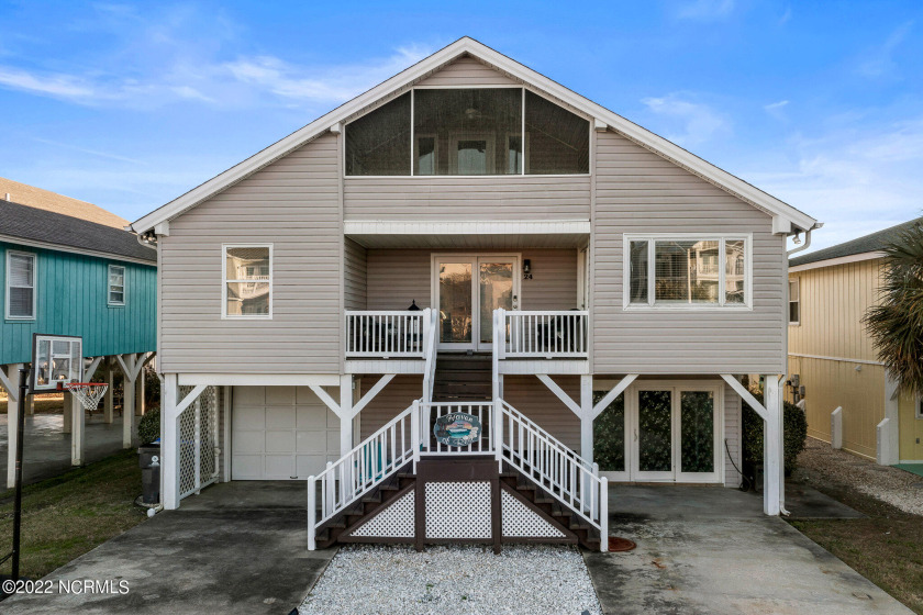 Beautiful Canal Home with views of the Intracoastal Waterway - Beach Home for sale in Ocean Isle Beach, North Carolina on Beachhouse.com