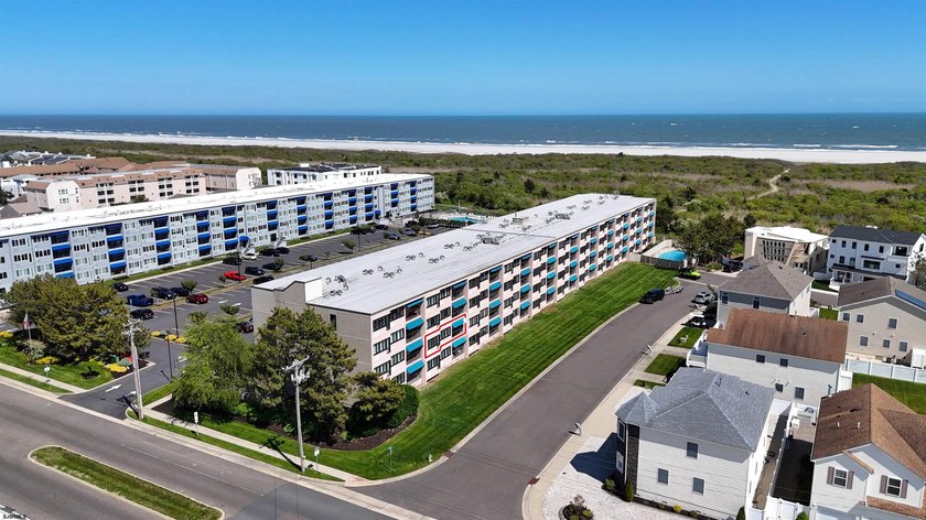 The shore beckons you. Gentle breezes, expansive beaches - Beach Condo for sale in Brigantine, New Jersey on Beachhouse.com