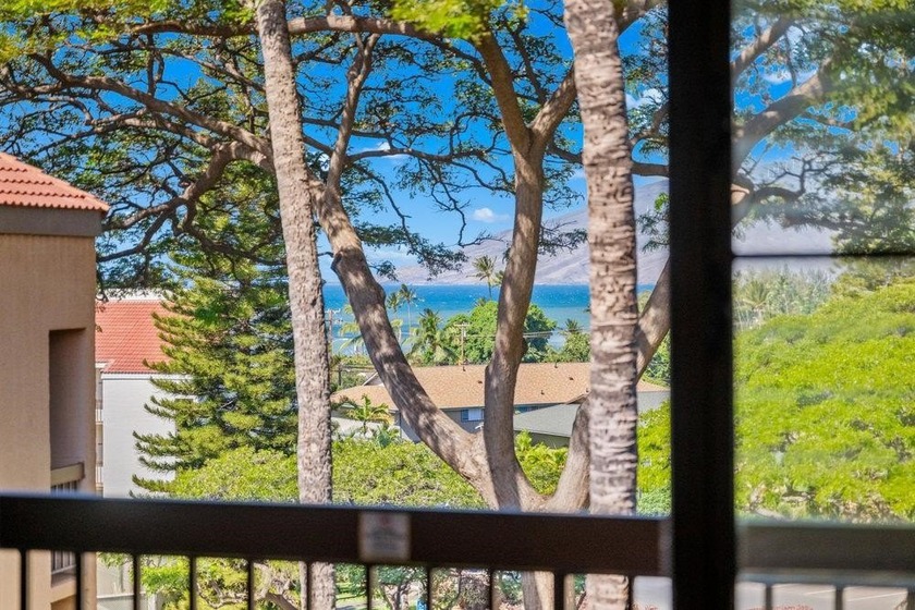 Maui Vista 2413 is a top-floor, corner two-bedroom residence - Beach Condo for sale in Kihei, Hawaii on Beachhouse.com