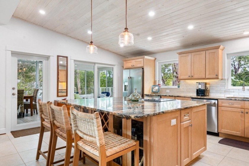 Packed full of high-end upgrades!!! With  2,200sqft under air - Beach Home for sale in Plantation Key, Florida on Beachhouse.com