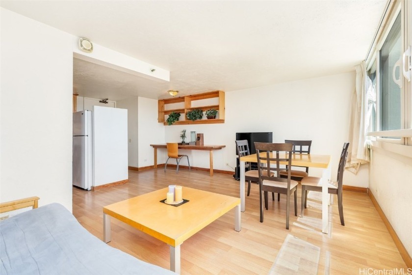 High floor 1-bedroom unit overlooking the center of Waikiki - Beach Condo for sale in Honolulu, Hawaii on Beachhouse.com