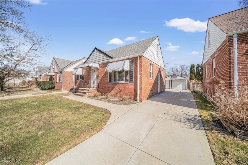 WILLOWICK updated move-in-ready 3-bedroom brick bungalow near - Beach Home for sale in Willowick, Ohio on Beachhouse.com