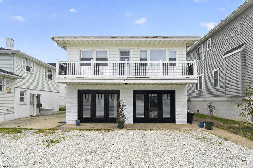 Completely renovated duplex in a prime Ocean City location - Beach Townhome/Townhouse for sale in Ocean City, New Jersey on Beachhouse.com