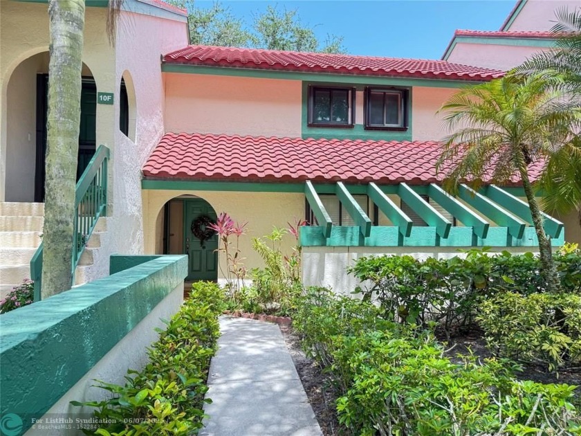 ***Peaceful Waterfront Escape***

Welcome to 10 Lexington Ln E - Beach Condo for sale in Palm Beach Gardens, Florida on Beachhouse.com