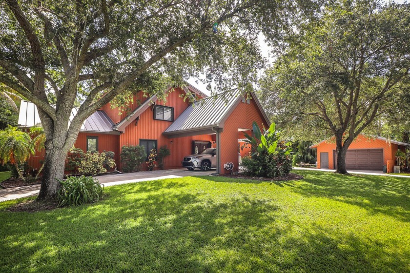 This beautiful custom home features 3 bedrooms (very easily - Beach Home for sale in Palm Beach Gardens, Florida on Beachhouse.com