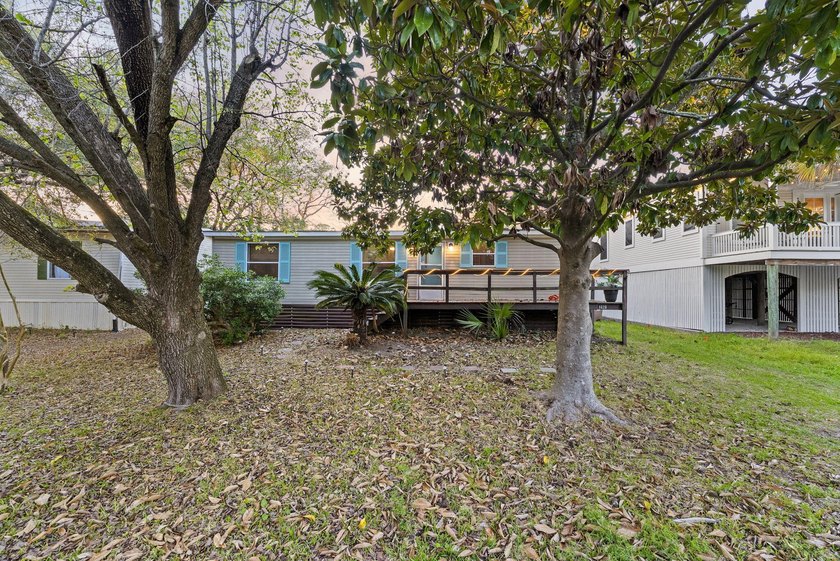 Your Gateway to James Island Living! Located less than 2 miles - Beach Home for sale in Charleston, South Carolina on Beachhouse.com