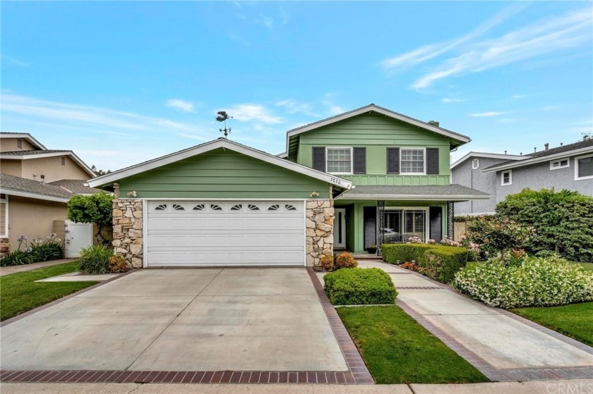 Welcome to the prestigious and highly sought-after College Park - Beach Home for sale in Seal Beach, California on Beachhouse.com