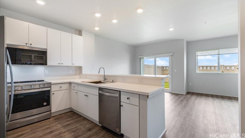 These three stories 3 bedroom and 2.5-bathroom condominium - Beach Condo for sale in Kapolei, Hawaii on Beachhouse.com