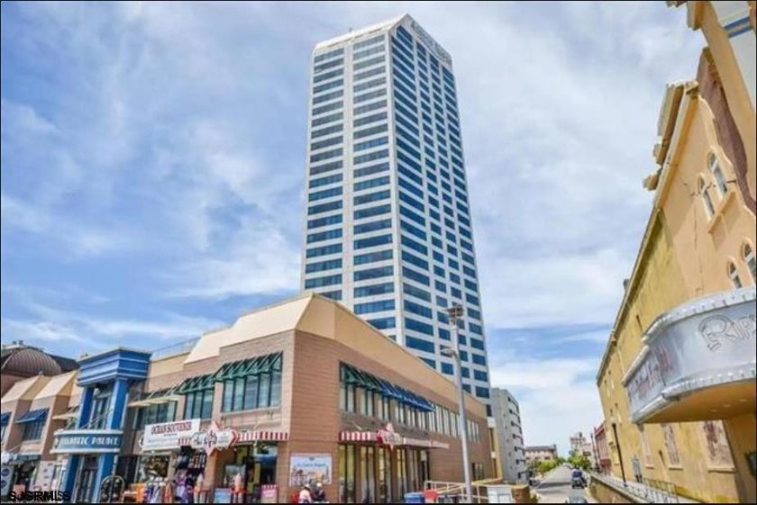 Welcome to this exceptional studio condo in the heart of - Beach Condo for sale in Atlantic City, New Jersey on Beachhouse.com