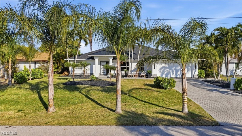 Luxury Waterfront Living in the Heart of Cape Coral's - Beach Home for sale in Cape Coral, Florida on Beachhouse.com