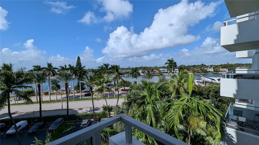 Immaculate, well maintained, remodeled beach residence. Direct - Beach Condo for sale in Miami Beach, Florida on Beachhouse.com