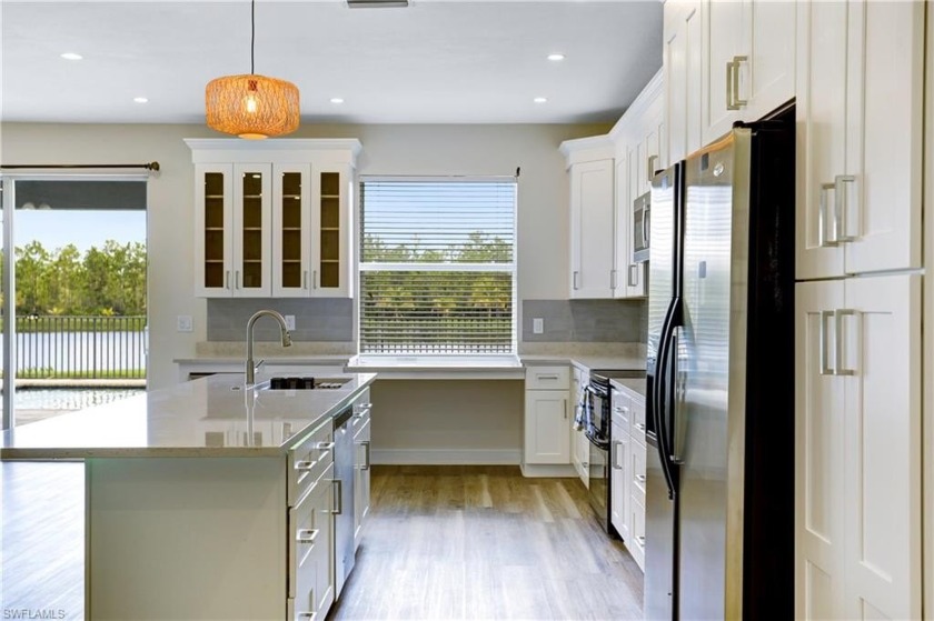 ***SELLER FINANCING AVAILABLE***
THE *WOW* FACTOR...
EXQUISITE - Beach Home for sale in Fort Myers, Florida on Beachhouse.com