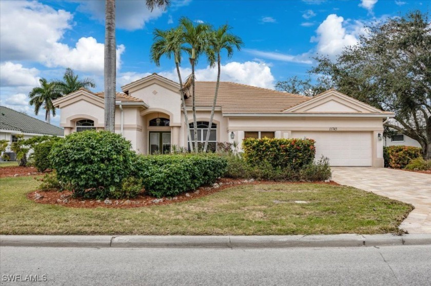 Lovely and spacious home located in one of Collier County's most - Beach Home for sale in Naples, Florida on Beachhouse.com