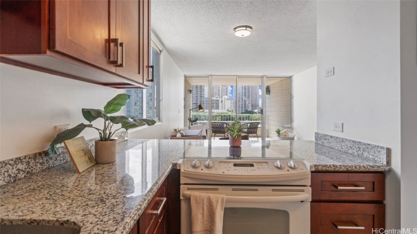 The convenient location and nicely upgraded unit has all the - Beach Condo for sale in Honolulu, Hawaii on Beachhouse.com