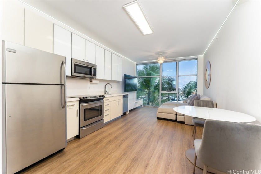 NEW LISTING!! Nestled in the heart of Honolulu, enjoy modern - Beach Condo for sale in Honolulu, Hawaii on Beachhouse.com