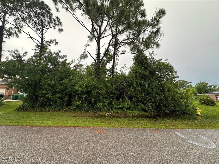 This beautiful vacant lot is located in Gulf Cove, a charming - Beach Lot for sale in Port Charlotte, Florida on Beachhouse.com