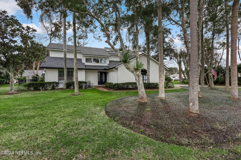 This is a 4-bedroom, 4.5-bath home located inside the gated - Beach Home for sale in Ponte Vedra Beach, Florida on Beachhouse.com