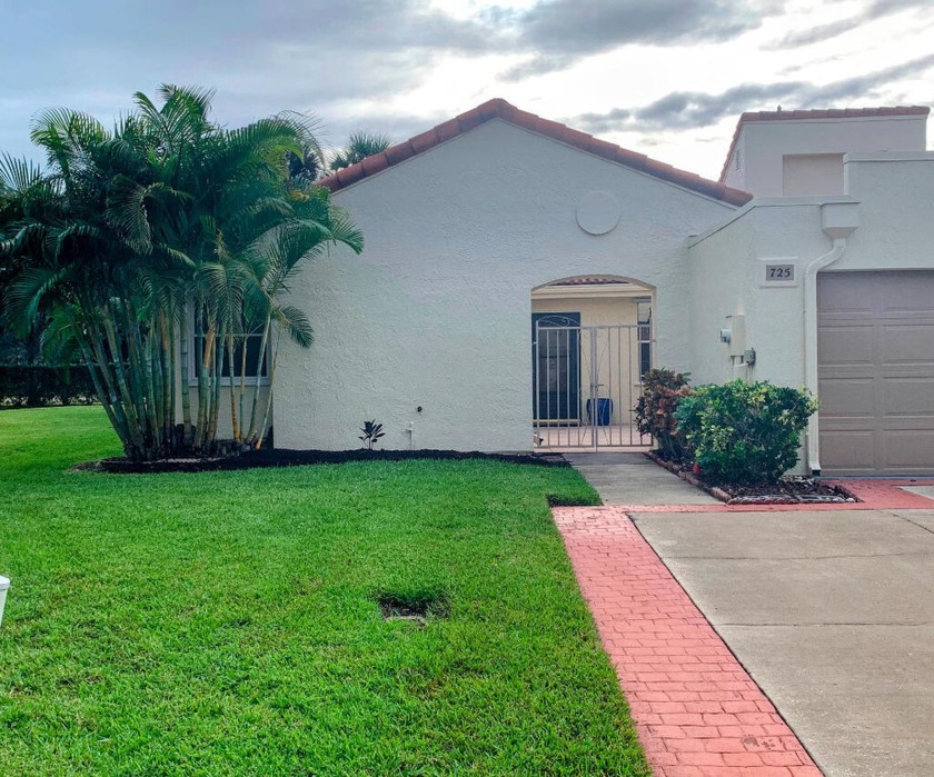 True 3 Bedroom/2 Bath/1 Car Garage. Enter into Courtyard, great - Beach Townhome/Townhouse for sale in Melbourne, Florida on Beachhouse.com