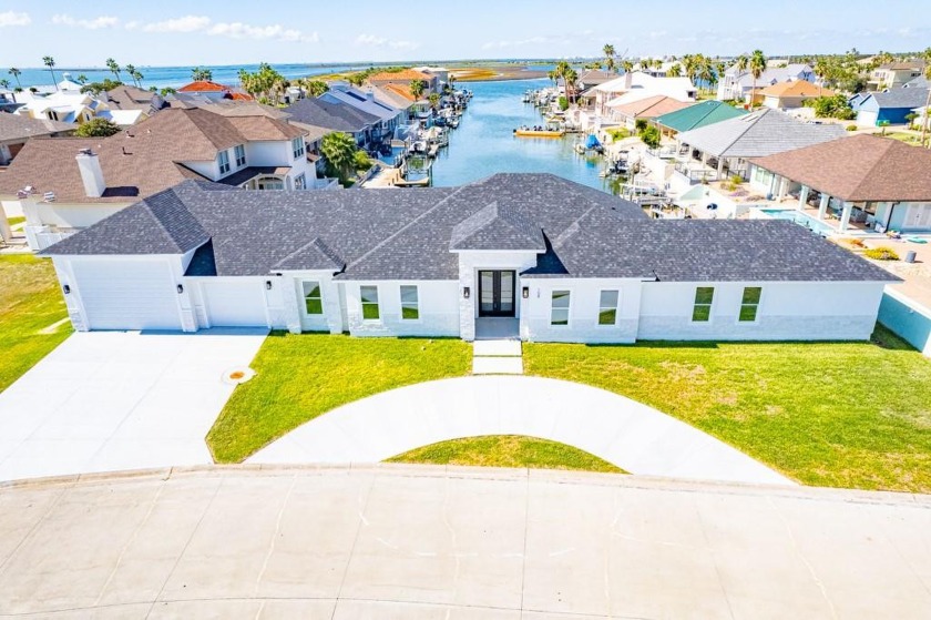 Don't wait too long to see this new construction home with its - Beach Home for sale in Aransas Pass, Texas on Beachhouse.com
