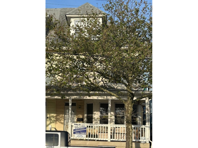 NEW TO MARKET DUPLEX. This semi-attached Duplex offers excellent - Beach Lot for sale in Atlantic City, New Jersey on Beachhouse.com