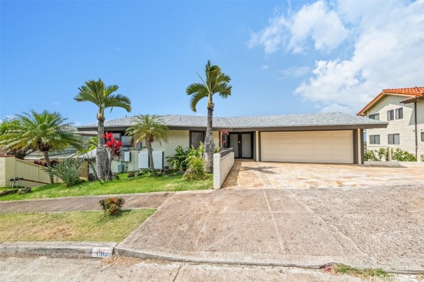 Magnificent 4,000+sf single family home in the highly desirable - Beach Home for sale in Honolulu, Hawaii on Beachhouse.com