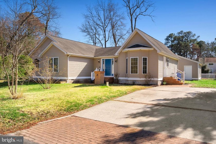 Looking for a private escape just 2.5 miles to the beach? Look - Beach Home for sale in Ocean View, Delaware on Beachhouse.com