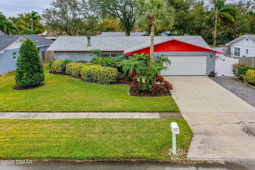 Well Loved, Solidly Built & Meticulously Maintained Pool Home in - Beach Home for sale in Port Orange, Florida on Beachhouse.com