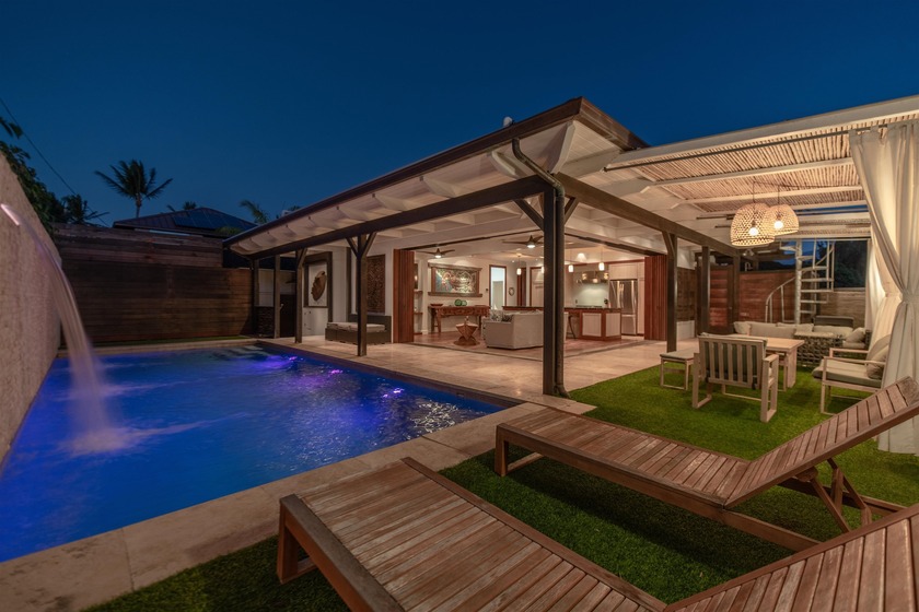 This private, modernized beach house, within walking distance of - Beach Home for sale in Paia, Hawaii on Beachhouse.com