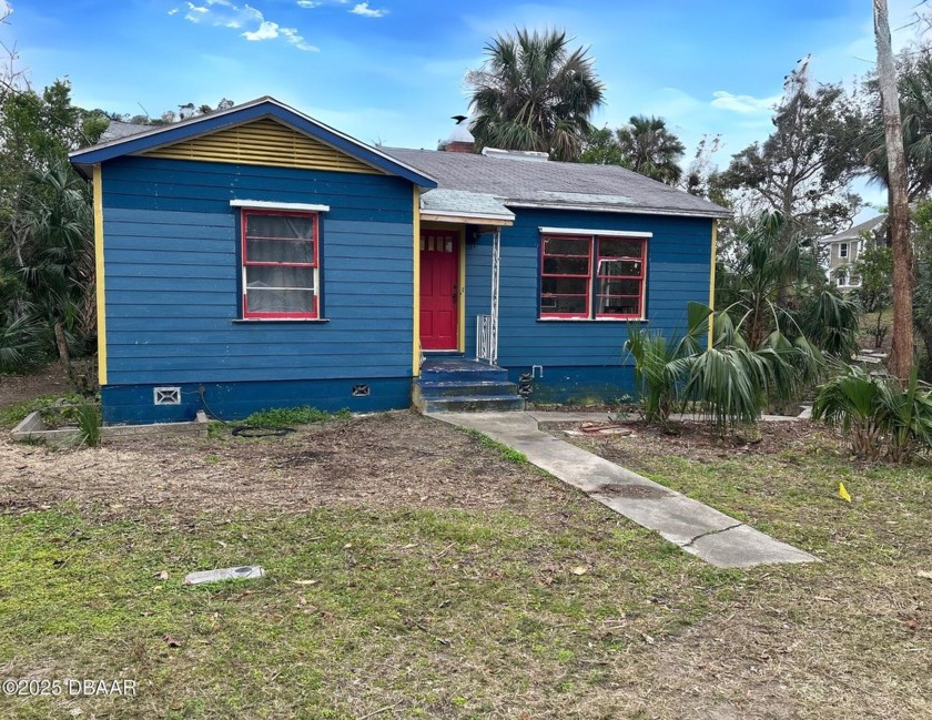 Investor Alert!!! Great beachside location on a quiet Cul-De-Sac - Beach Home for sale in Daytona Beach, Florida on Beachhouse.com