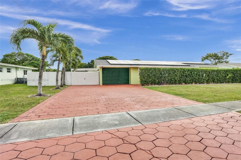 Welcome to your new happy place, where charm meets modern - Beach Home for sale in Margate, Florida on Beachhouse.com