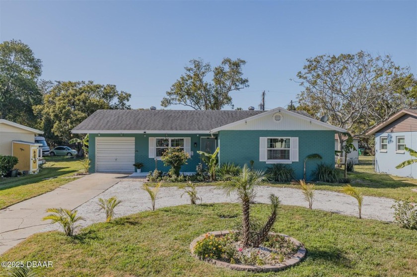 Beautifully updated 3 bedroom, 2 bath home in a desirable - Beach Home for sale in Daytona Beach, Florida on Beachhouse.com