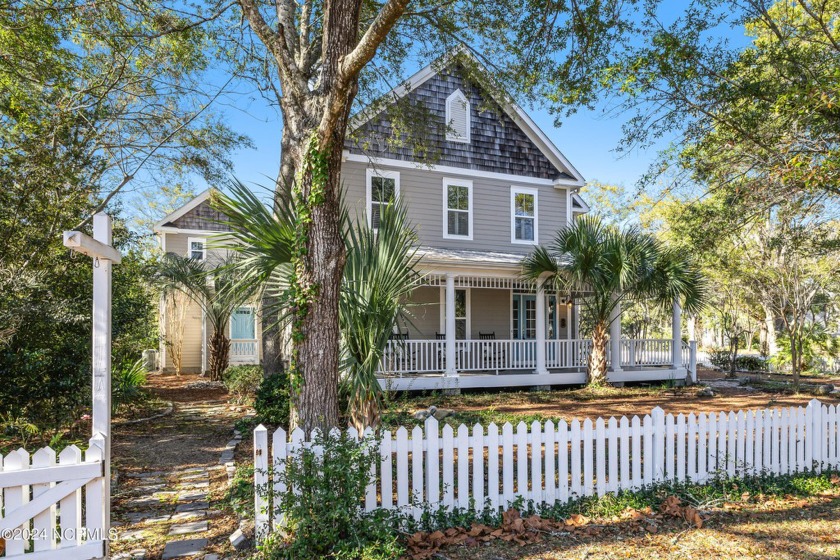 LOVELY CUSTOM HOME ON LARGE WOODED CORNER LOT (4 COMBINED LOTS - Beach Home for sale in Southport, North Carolina on Beachhouse.com