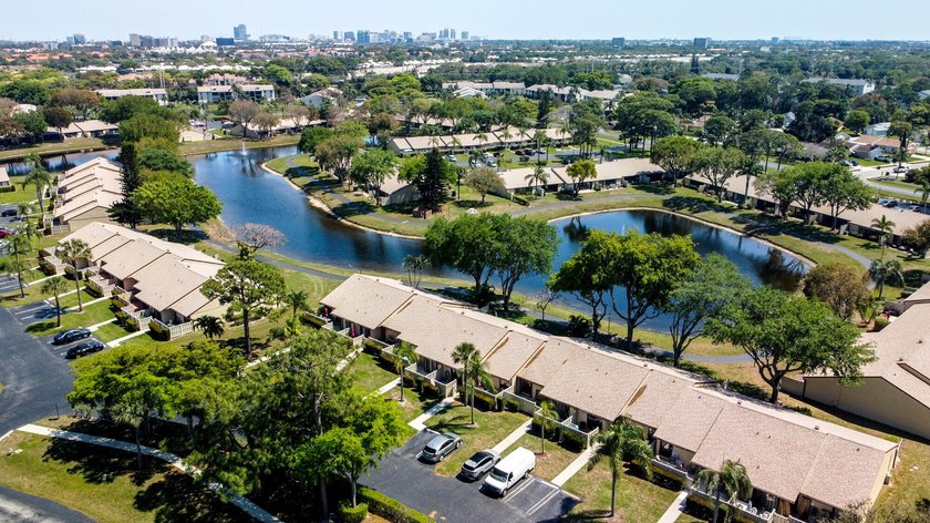 Amazing location on this water front villa. You can walk across - Beach Home for sale in West Palm Beach, Florida on Beachhouse.com