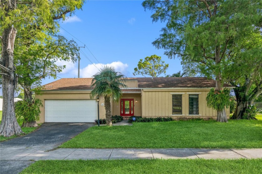 Amazing location! This 3-bedroom, 2-bath home is conveniently - Beach Home for sale in Miami, Florida on Beachhouse.com