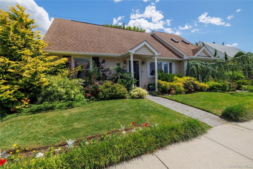 If you are looking to embrace the Long Beach lifestyle here is - Beach Home for sale in Long Beach, New York on Beachhouse.com