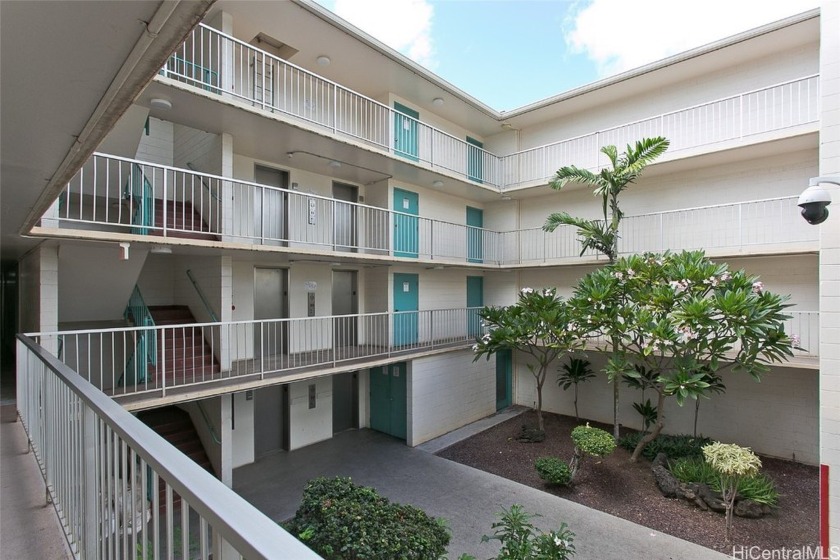 Makaha Surfside Fee-simple 1 bedroom, 1 bath ground floor unit - Beach Condo for sale in Waianae, Hawaii on Beachhouse.com