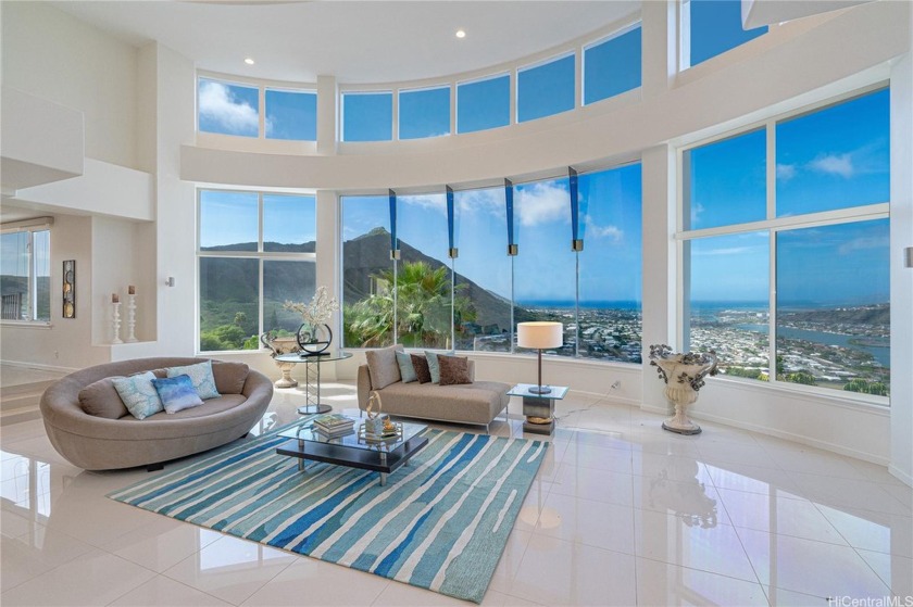 Panoramic Ocean, Marina, Koko Head and Diamond Head view estate - Beach Home for sale in Honolulu, Hawaii on Beachhouse.com