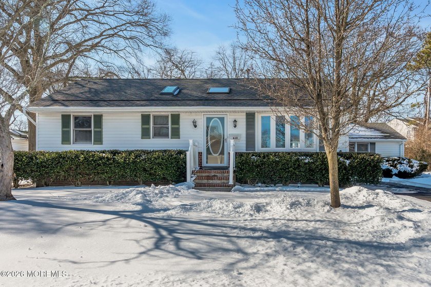 Flooded with natural light and featuring hardwood floors - Beach Home for sale in Point Pleasant, New Jersey on Beachhouse.com