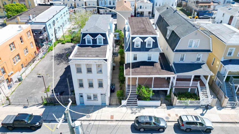 INVESTOR ALERT!! Investment opportunity in Atlantic City. This - Beach Commercial for sale in Atlantic City, New Jersey on Beachhouse.com