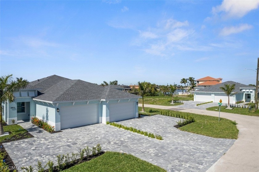 Experience the ultimate Florida lifestyle at 1105 SE 38th St, a - Beach Home for sale in Cape Coral, Florida on Beachhouse.com
