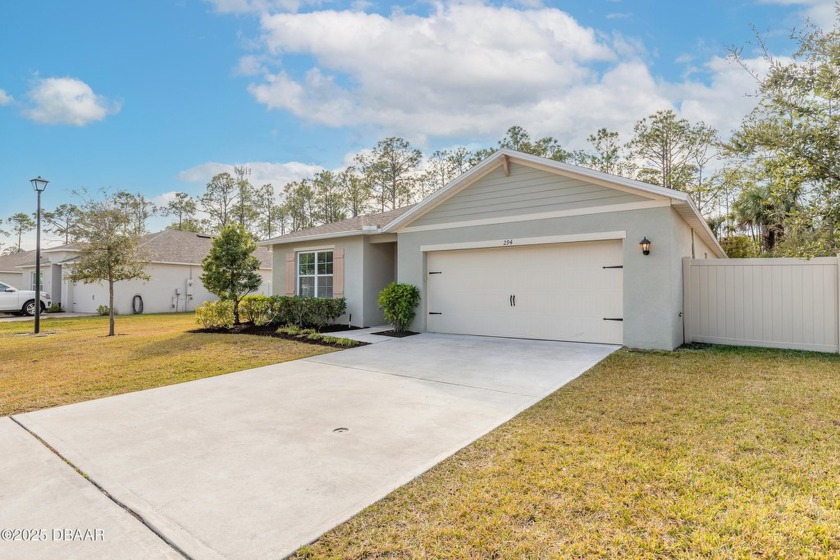 This beautifully maintained 4-bedroom, 2-bathroom home is a - Beach Home for sale in Ormond Beach, Florida on Beachhouse.com