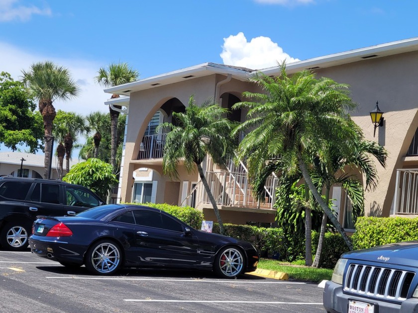 55+ Palm Greens is a hidden gem.FIRST FLOOR! AWESOME EXPANSIVE - Beach Condo for sale in Delray Beach, Florida on Beachhouse.com