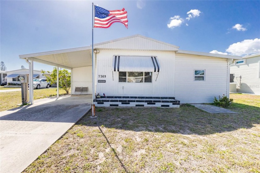 TURNKEY READY! Welcome to the friendly WATERFRONT COMMUNITY - Beach Home for sale in Port Charlotte, Florida on Beachhouse.com