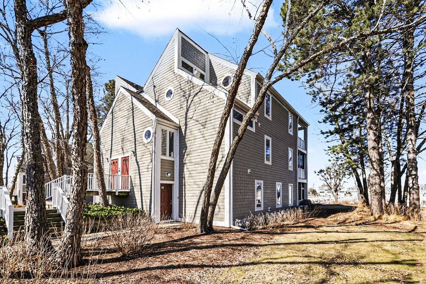 Discover this exceptional South Cove condo--a rare opportunity - Beach Condo for sale in New Buffalo, Michigan on Beachhouse.com