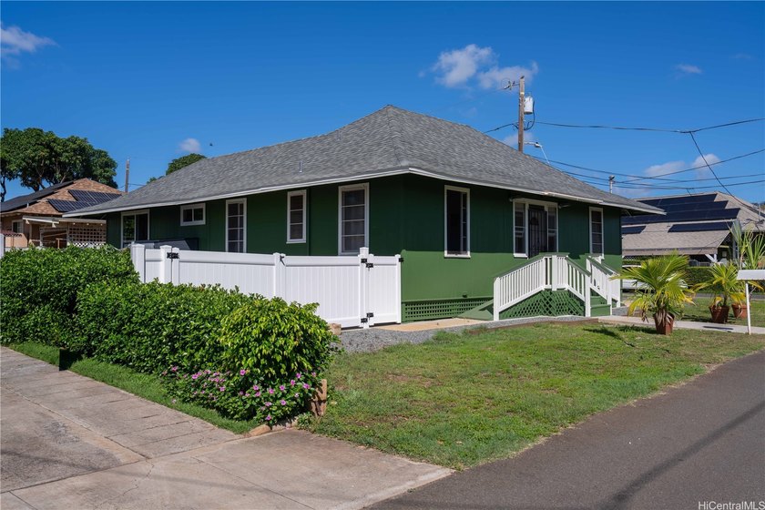 Welcome to the historic Ewa Villages! This spacious 4-bedroom - Beach Home for sale in Ewa Beach, Hawaii on Beachhouse.com